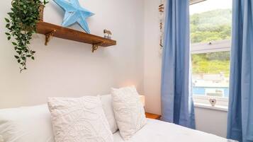 3 bedrooms, individually decorated, individually furnished, free WiFi