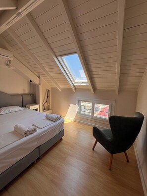 1 bedroom, WiFi, bed sheets - Villa Gaia : Iris loft, right at edge of Gaios Port (Gaios)