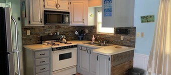 Sherkston Shores Rental, 30 second walk to the beach. Partial Lake views on deck