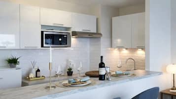Deluxe Studio, City View | Private kitchen | Espresso maker, electric kettle, toaster, freezer