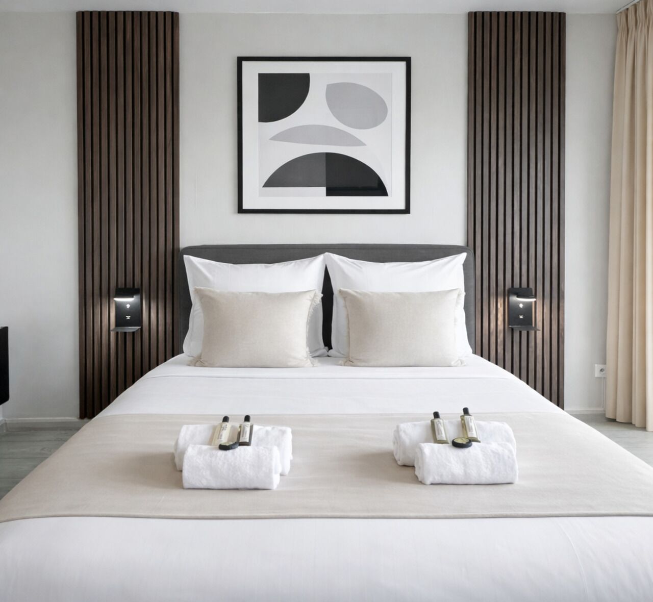 Studio Deluxe - utsikt mot staden | Vardagsrum | 80-centimeters smart-tv med digitalkanaler