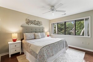 2 bedrooms, iron/ironing board, internet, bed sheets