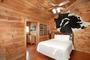 8 bedrooms, free WiFi, bed sheets