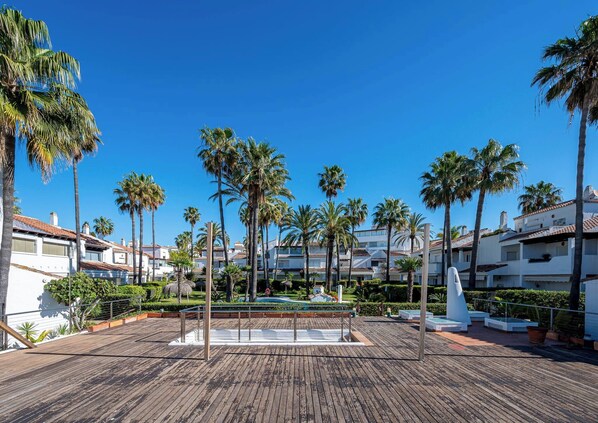 Unclassified image, 1 of 66, button