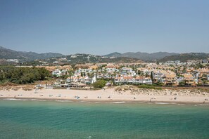 Unclassified image, 4 of 66, button