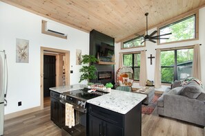 冰箱、微波炉、烤箱、洗碗机