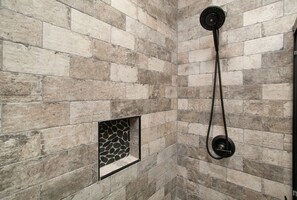 Secador de pelo y toallas