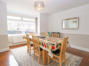 Dining - Highland House (Sheringham)