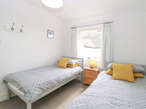 3 quartos, individualmente decorados, individualmente mobiliados