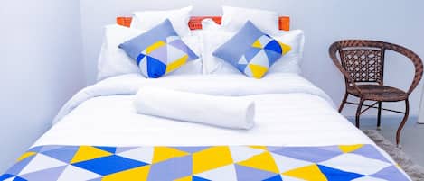 3 bedrooms, iron/ironing board, WiFi, bed sheets