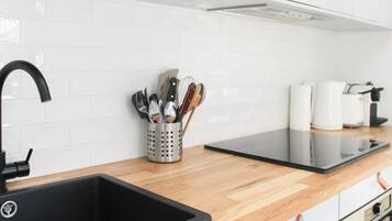 Fridge, microwave, oven, dishwasher