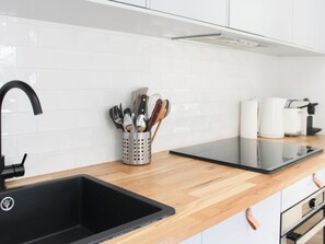 Réfrigérateur, micro-ondes, four, lave-vaisselle