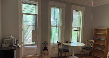 Unicorn Studio - Historic Newburgh near Beacon + Hiking