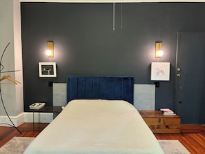 1 bedroom, WiFi, bed sheets - Unicorn Studio - Historic Newburgh near Beacon + Hiking (Newburgh)