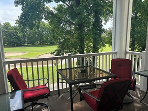Outdoor dining - Relax at 524 The Havens at Barefoot Golf (North Myrtle Beach)