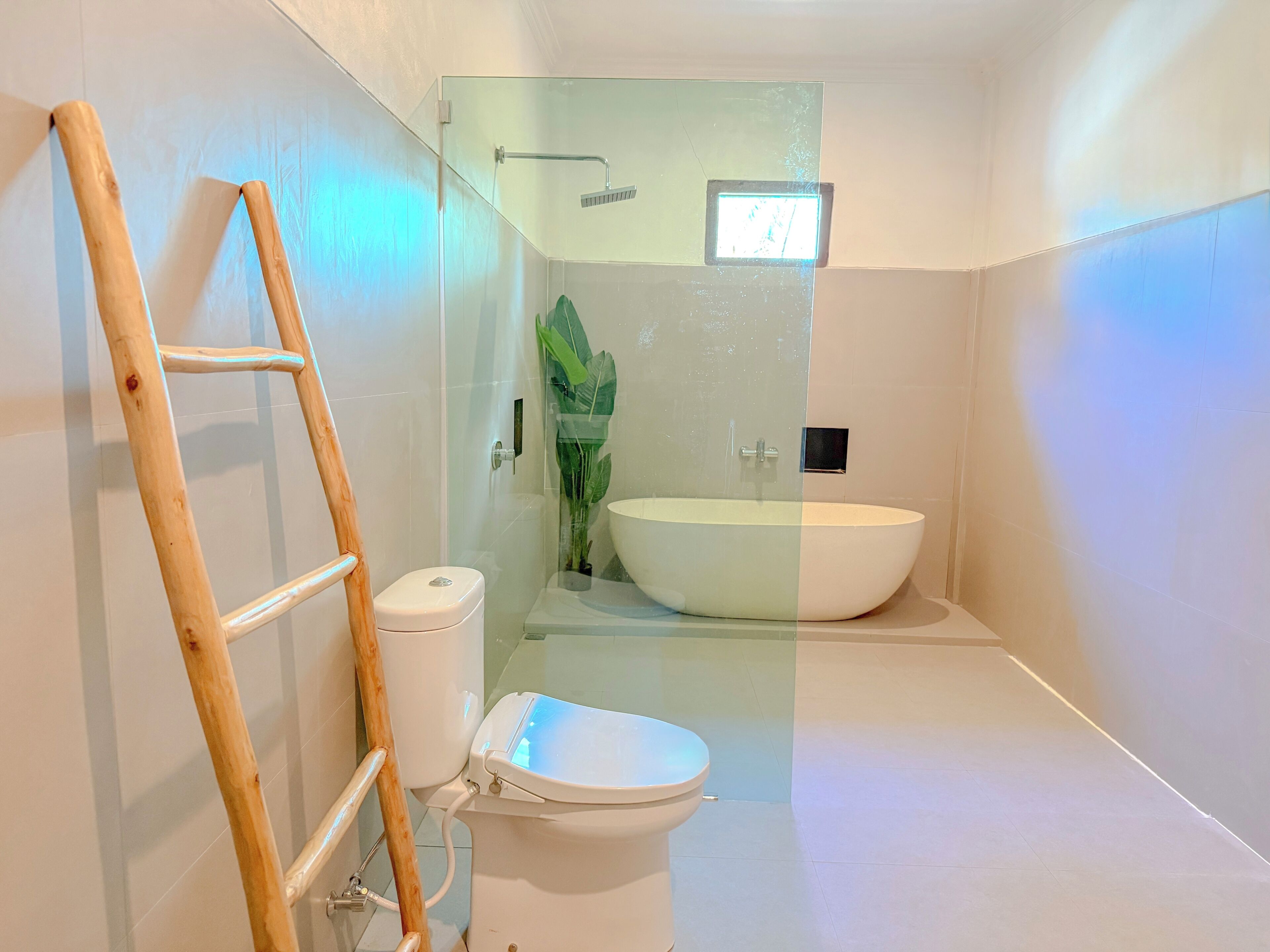 Superior Suite, Park View | Bathroom | Hair dryer, slippers, towels, soap