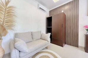 Ropa de cama de alta calidad y minibar