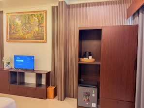 Premium bedding, minibar, in-room safe, rollaway beds