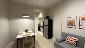 Standard Studio (SUH Centro 05 Studio Confort - 606298) | Private kitchen | Fridge, microwave, stovetop, cookware/dishes/utensils