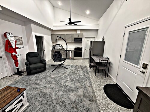 Countryside Duplex 2 Bedroom 1.5 bath Family Friendly