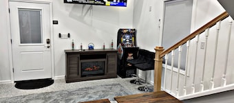 Countryside Duplex 2 Bedroom 1.5 bath Family Friendly No Pets