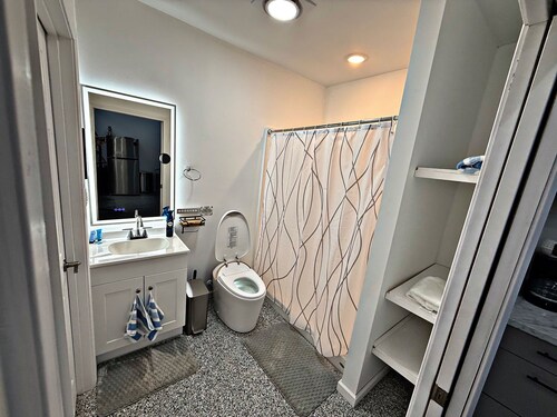 Countryside Duplex 2 Bedroom 1.5 bath Family Friendly No Pets