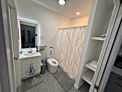 Countryside Duplex 2 Bedroom 1.5 bath Family Friendly No Pets