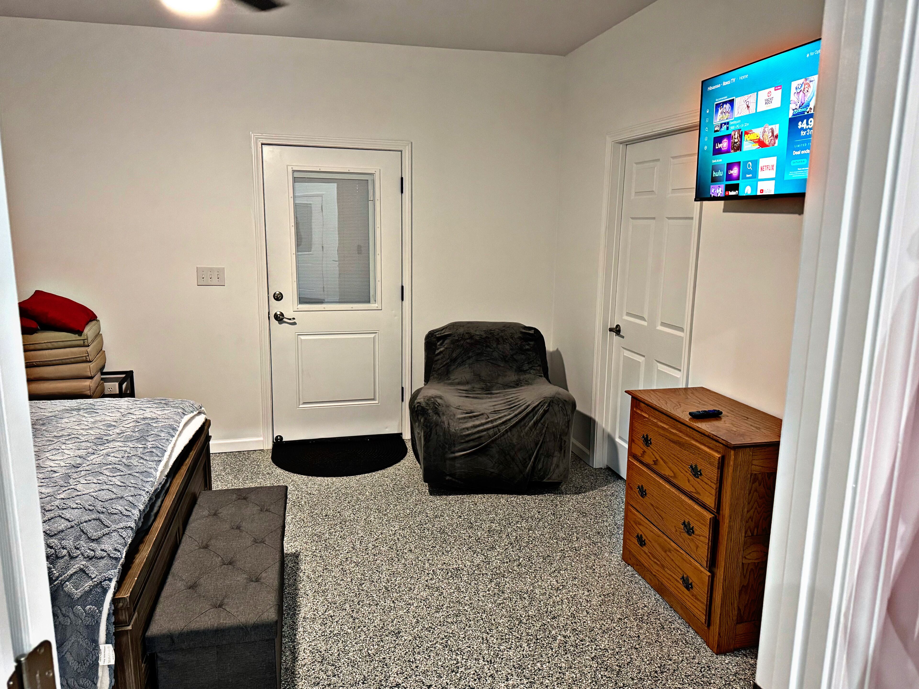 2 bedrooms, iron/ironing board, free WiFi, bed sheets