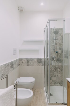 Hair dryer, bidet, towels, soap - Serenello home (Palermo)