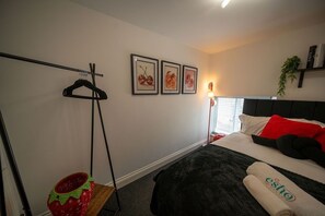 2 bedrooms, iron/ironing board, free WiFi, bed sheets