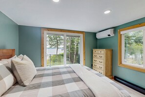 4 habitaciones, tabla de planchar con plancha y acceso a internet 