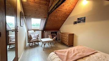 House | 3 bedrooms, individually furnished