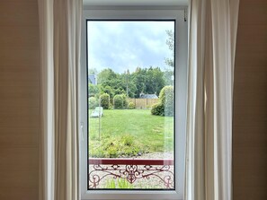 House | 3 bedrooms, individually furnished