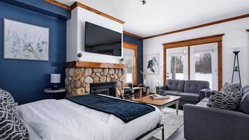 Kondominium, patio, pemandangan kebun | Area keluarga