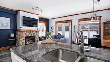 Condo, Patio, Garden View | Private kitchen | Full-sized fridge, microwave, oven, stovetop