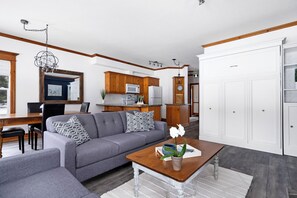 Living area - Snowbridge (Blue Mountains)