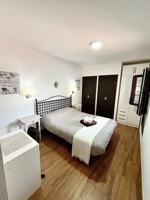 1 Schlafzimmer, Schreibtisch, Bügeleisen/Bügelbrett, kostenloses WLAN