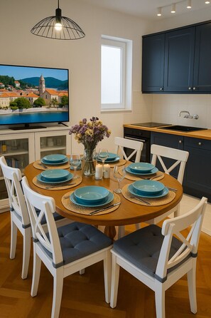 Dining - Mala Kuća - cozy seaside house with air conditioning! (Hodilje 41)