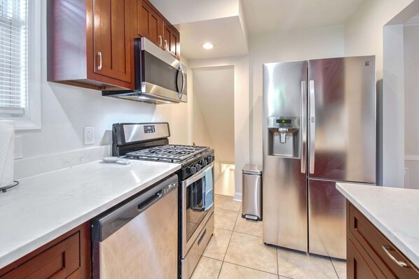 Microwave, dishwasher