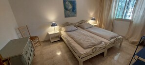 4 quartos, ferros/tábuas de passar roupa, Wi-Fi, roupa de cama