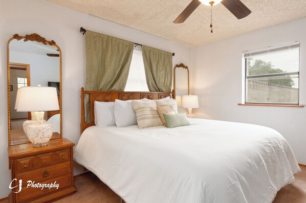 4 bedrooms, free WiFi, bed sheets, wheelchair access