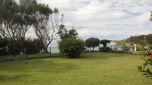 Property grounds - Cliff Cottage - Noraville (Noraville)