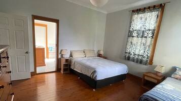 Free WiFi, bed sheets