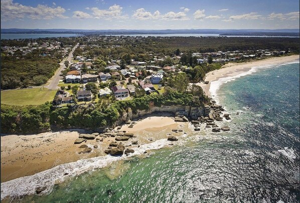 On the beach - Cliff Cottage - Noraville (Noraville)