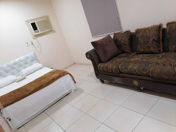 Hypo-allergenic bedding, bed sheets