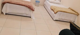 Q Economiy Hotel