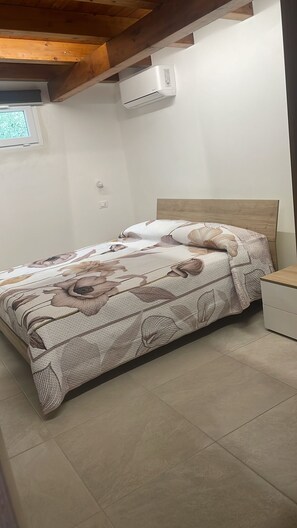 2 bedrooms, travel cot, free WiFi, bed sheets - Casa Asprigna is located in Aspra, one of the most characteristic seaside villages. (Aspra)