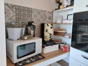 Fridge, microwave, oven, stovetop - Casa Asprigna is located in Aspra, one of the most characteristic seaside villages. (Aspra)
