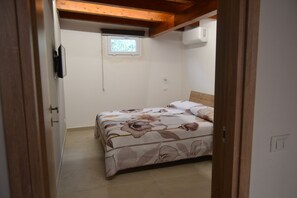 2 Schlafzimmer, Reisekinderbett, kostenloses WLAN, Bettwäsche