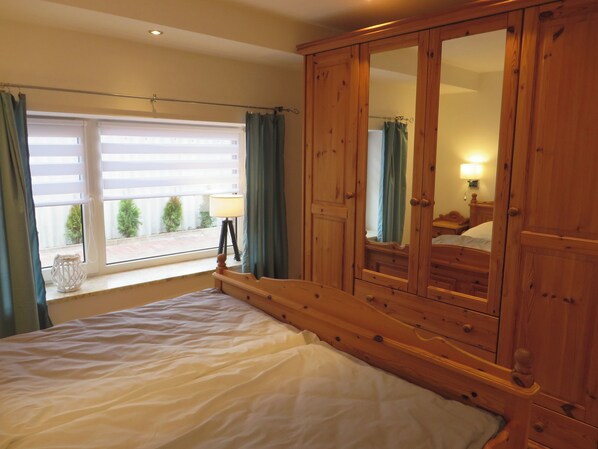 3 bedrooms, free WiFi, bed sheets